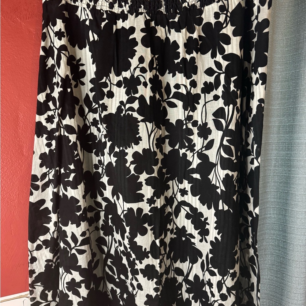 Floral Black and White Women's Skirt - Picture 3 of 7